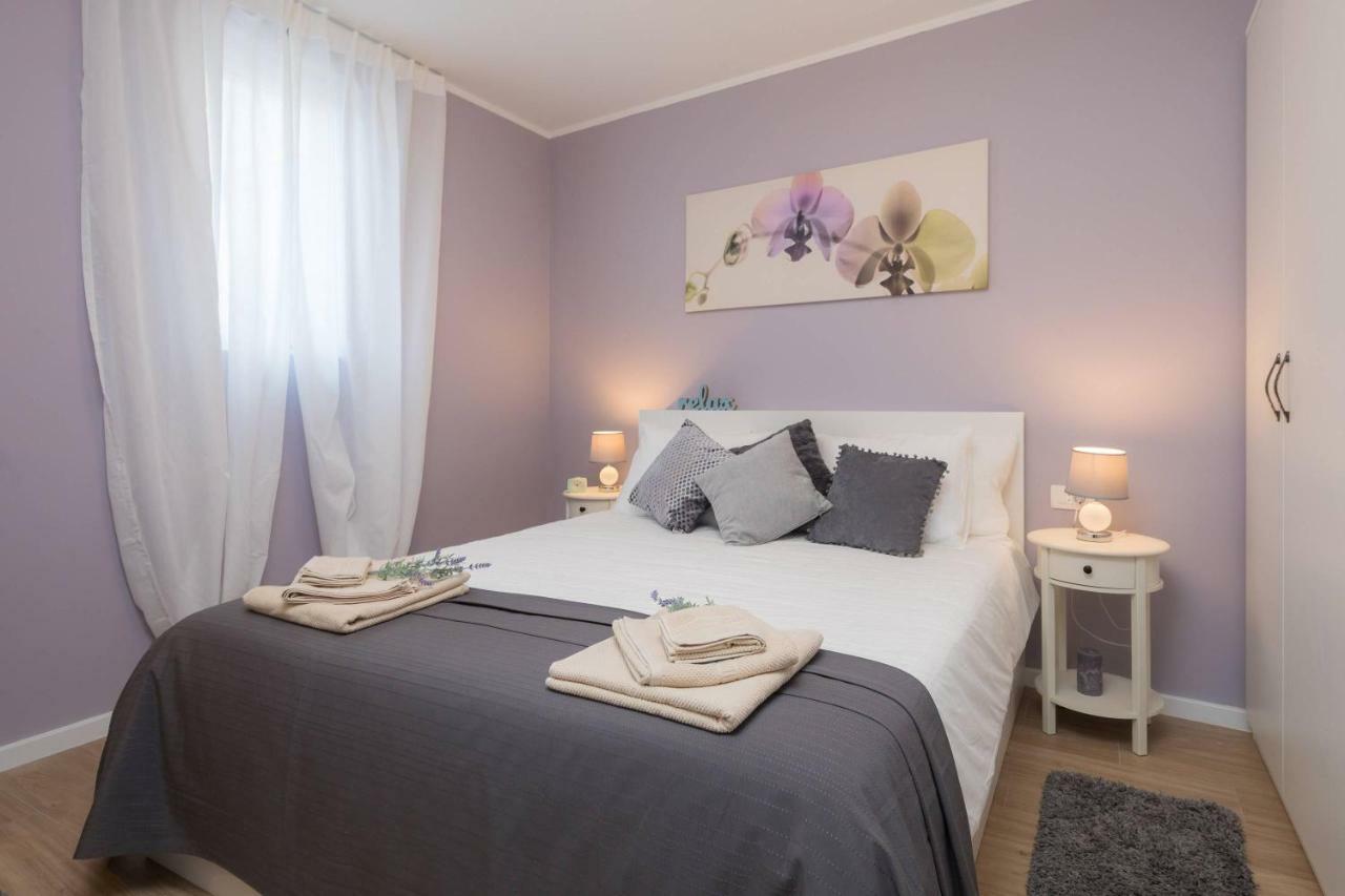 Zlatin Dvor - Apartments For 3, Terrace, Trogir Center, Beach At 5-Min, Bike Friendly Dış mekan fotoğraf