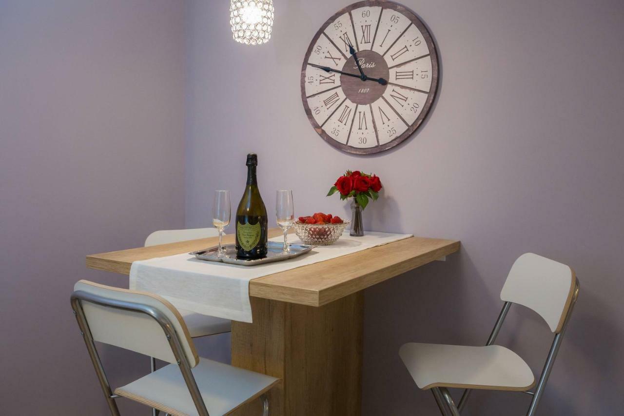 Zlatin Dvor - Apartments For 3, Terrace, Trogir Center, Beach At 5-Min, Bike Friendly Dış mekan fotoğraf